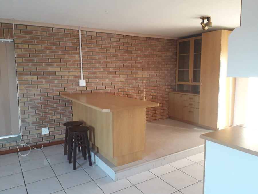 6 Bedroom Property for Sale in Hersham Western Cape